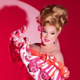 Nina West