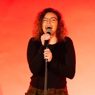 Beth Stelling